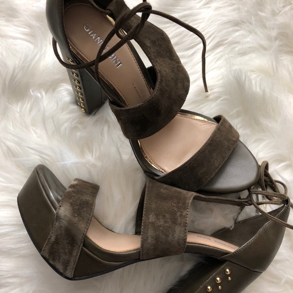 Platform heels - Picture 2 of 5